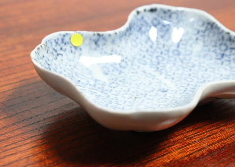 江戸中期紙刷古印判花散らし図糸巻型小皿③　ノミホツ