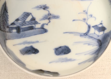 江戸中期染付山水図小皿②　汚れ