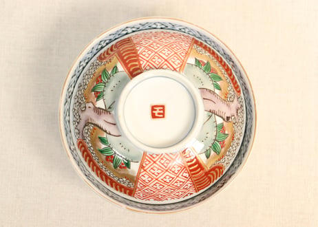 明治前期色絵桜に万年青図通り物飯茶碗①濃いめ