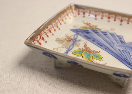 明治前期色絵扇面に桐図四足角皿5客組　1客部分甘手、2客フリモノあり