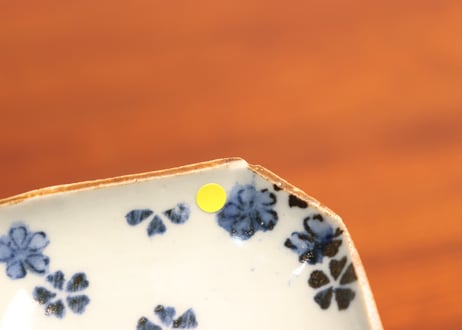 江戸中期紙刷古印判桜散らし図角豆皿②　小ホツ