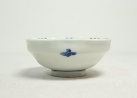 大正～昭和戦前染付蔦花図角小鉢