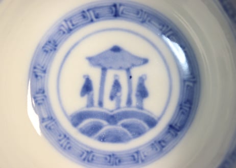 明治前期染付三方に山水窓絵と萩唐草図イゲ縁通り物飯茶碗