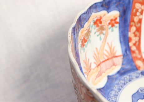 明治前期色絵六方に桜と梅図三ツ組鉢 小・中に高台ホツ