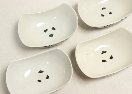 明治後期～大正鉄絵花図舟形皿①