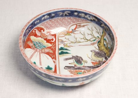明治前期色絵鳥と巾着袋図三ツ組鉢 中サイズ釉剥げ