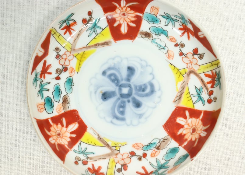 角皿 赤絵 色絵 金彩 松竹梅 4枚 唐草 明治前後 明治前期色絵三方に松竹梅図小皿① | 吉祥寺PukuPuku