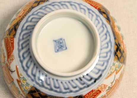 明治前期色絵桃に山水と鳥籠図通り物蒸茶碗