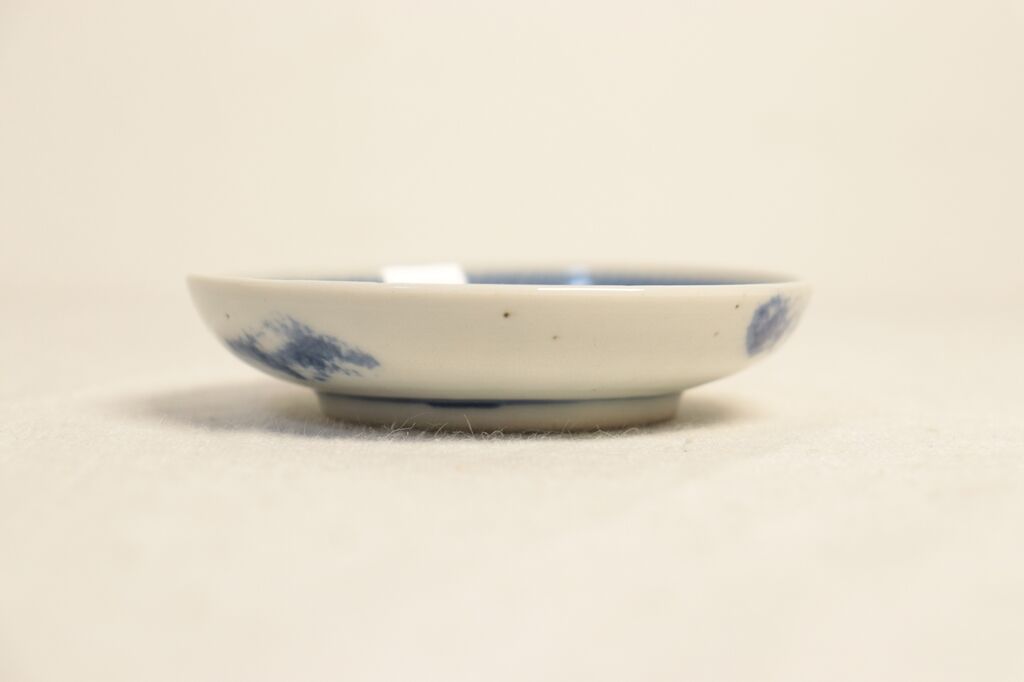 明治前期染付羽根三つ巴図小皿② 少甘手 | 吉祥寺PukuPuku