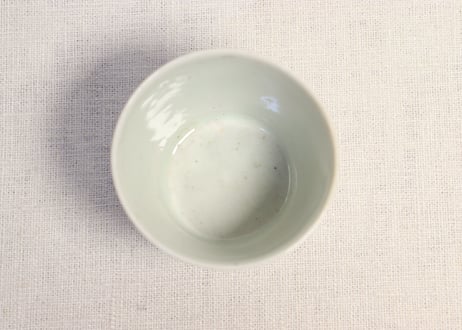 江戸中期染付山水図猪口　窯傷,高台ホツ