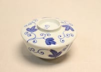 明治後期～大正源六製染付若松と唐草図通り物蒸茶碗
