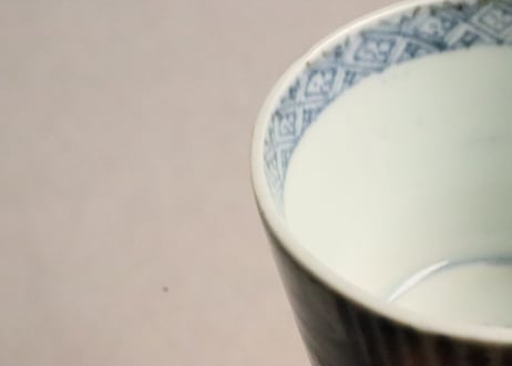 江戸後期染付草と縦縞図猪口
