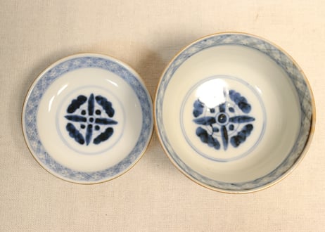 明治前期色絵牡丹と桜図飯茶碗