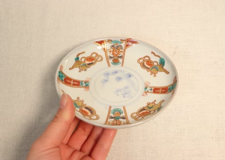 明治前期色絵四方に獅子図小皿②　薄め