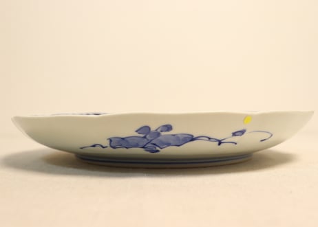 明治前期染付桃の花と羽虫図8寸皿②小ニュウ