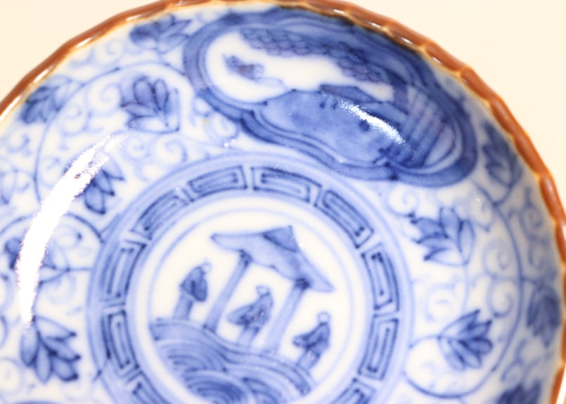 明治前期染付三方に山水窓絵と萩唐草図イゲ縁通り物豆皿