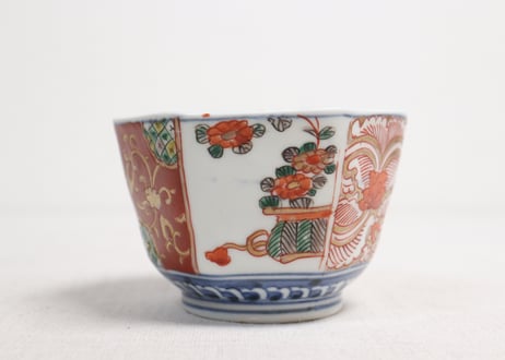 明治前期色絵花と唐草図六角向付①