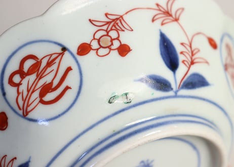 江戸中期色絵竹梅に亀甲菱花図なます皿①5客組　窯傷
