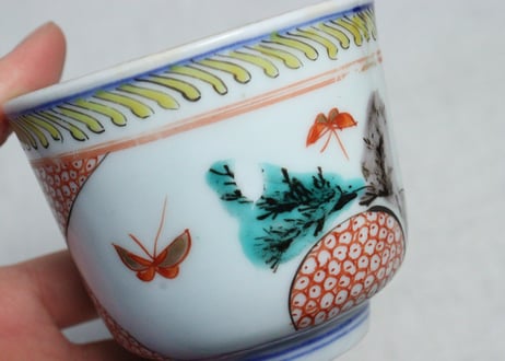明治前期色絵牡丹唐草と蝶図向付　釉剥げ