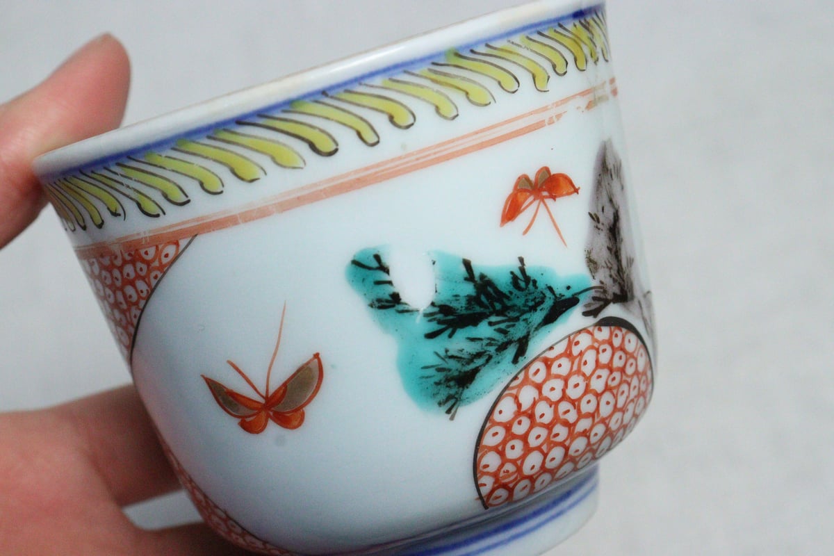 明治前期色絵牡丹唐草と蝶図向付 釉剥げ | 吉祥寺PukuPuku 明治前期色絵牡丹唐草と蝶図向付 釉剥げ | 吉祥寺PukuPuku