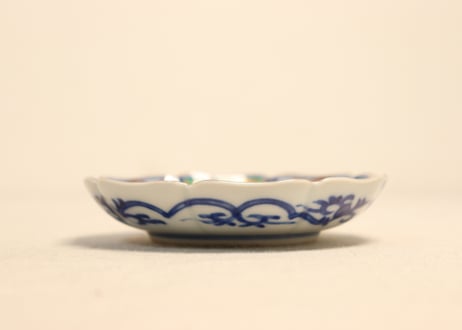 明治前期大聖寺焼色絵花と福文字図八弁小皿①