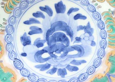 明治前期色絵獅子牡丹と人物図通り物7寸皿