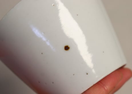 江戸中期白磁大猪口①　ノミホツ,黒点
