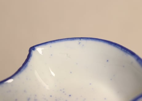 明治後期~大正吹き墨分銅型小皿②　薄め