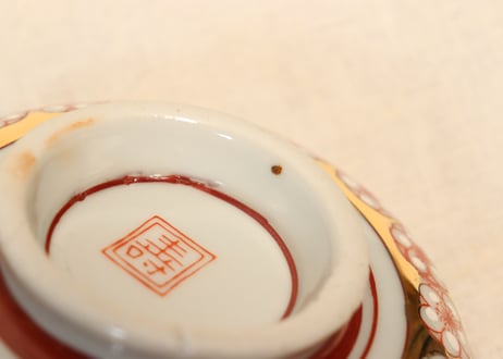 昭和戦前色絵梅図蓋付丼②　黒点