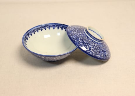 明治前期紙刷蛸唐草図蓋茶碗