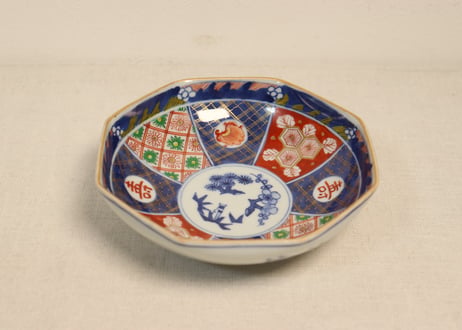 明治後期～大正大聖寺焼色絵壽文字に亀甲と花図八角なます皿②薄め
