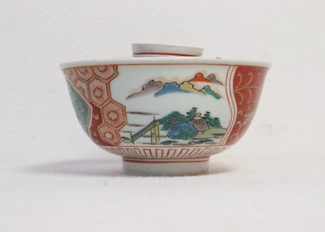 江戸後期色絵山水図窓絵と亀甲文図蓋茶碗　少釉剥げ