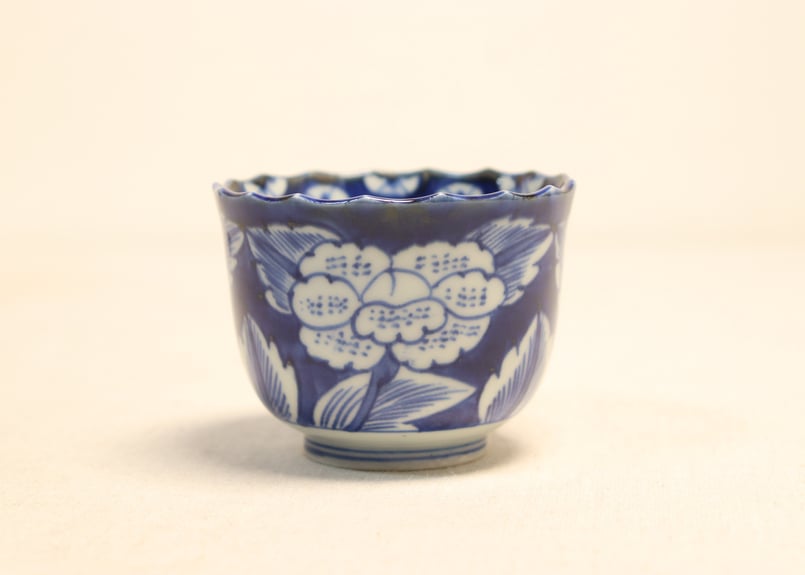 江戸後期染付牡丹図向付①大きめ,個体差あり | 吉祥寺PukuPuku