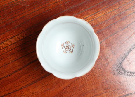 江戸中期色絵芝垣に梅と鶯図輪花向付 五客組 1ヶノミホツ