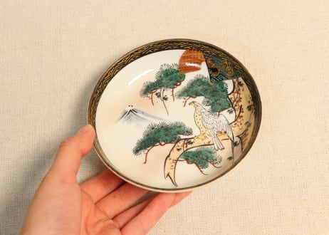大正～昭和戦前九谷焼青粒色絵富士に鷹図小皿