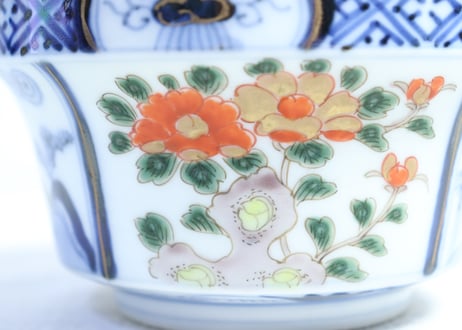 明治前期色絵牡丹と山水図蓋茶碗　5客組　小ニュウ有り