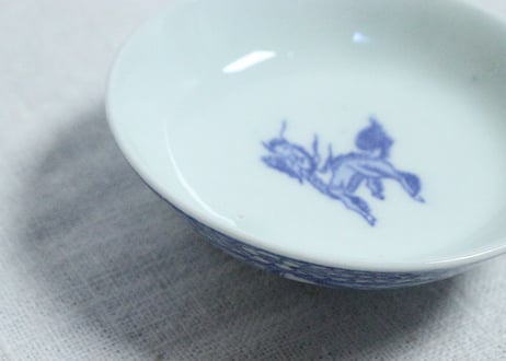 明治後期～大正銅判麒麟と獅子牡丹図蓋茶碗