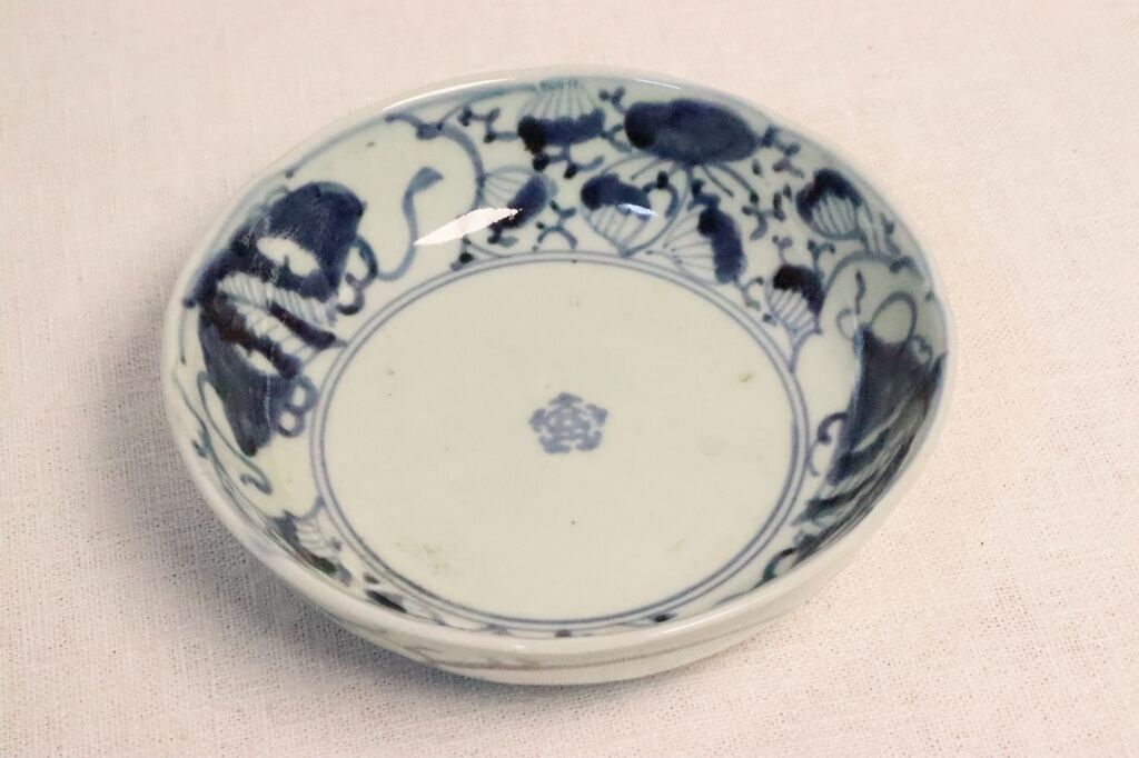 骨董・牡丹花図染め付け角皿×五客揃い 骨董・牡丹花図染め付け角皿×五客揃い