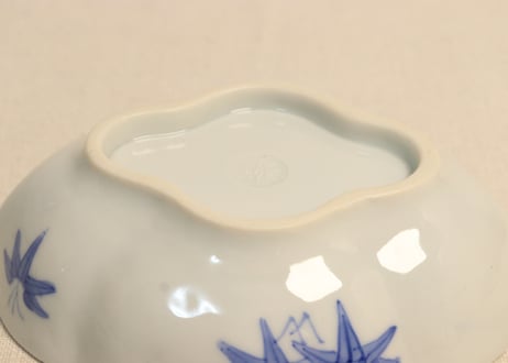 明治後期～大正染付松図木瓜型深皿②薄め