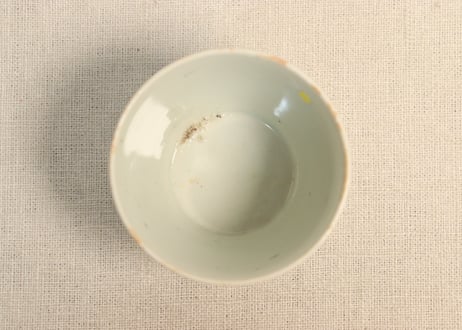 江戸中期染付桜図猪口 少甘手,高台ひっつきによるかたつき