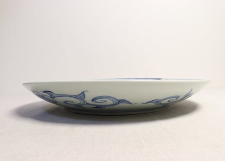 江戸幕末染付窓絵に菊と波に蝶図尺皿　フリモノ