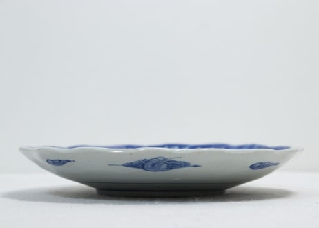明治前期染付鴛鴦(オシドリ)図輪花8.5寸皿