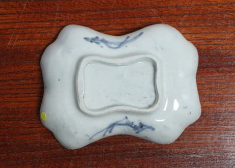江戸中期紙刷古印判小紋図糸巻き型小皿③　小キズ