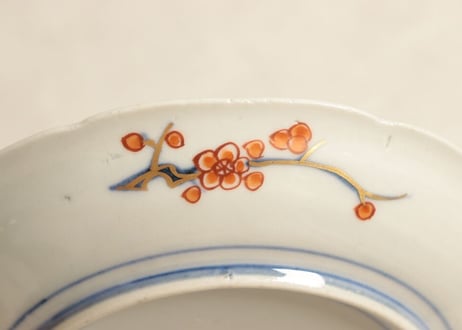 明治前期色絵梅と福寿草図6寸皿 ノミホツ
