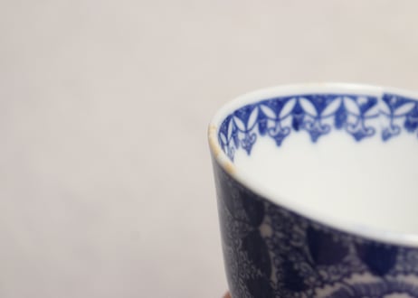明治後期～大正銅判牡丹唐草図向付 窯傷