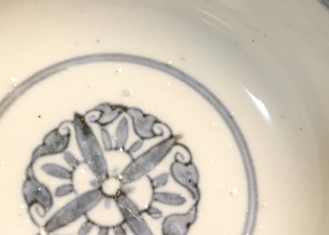 明治前期色絵萩と七宝文図飯茶碗①窯傷