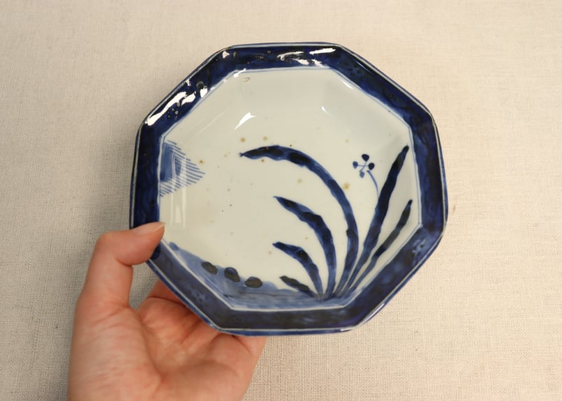 江戸後期染付水仙図八角皿②フリモノ,窯傷 | 吉祥寺PukuPuku
