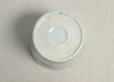 江戸後期染付菊と蝶図猪口②菊二輪