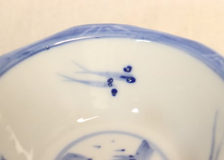 大正～昭和戦前染付メダカ図六角小鉢