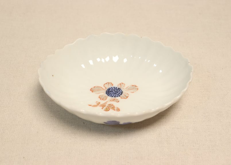 明治後期～大正金彩菊図菊花型楕円深皿①色擦れ | 吉祥寺PukuPuku